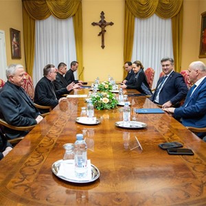 Sastanak kardinala Bozanića i predsjednika Vlade Republike Hrvatske Plenkovića